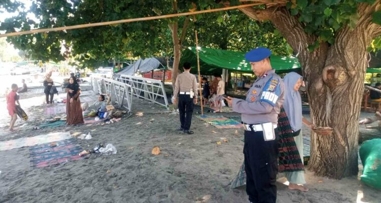 Patroli Rutin Polsek Batulayar Jaga Kondusifitas Wisata Senggigi