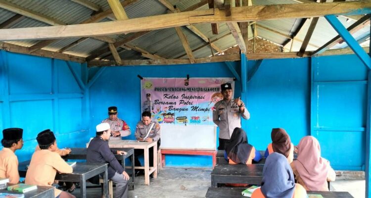 Polsek Sekotong Gelar ‘Polsek Menyapa Sekolah