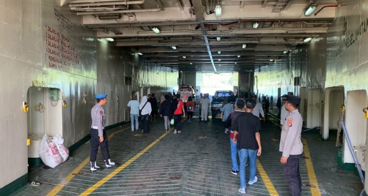 Sinergi Pengamanan Pelabuhan Lembar Hadapi Lonjakan Penumpang
