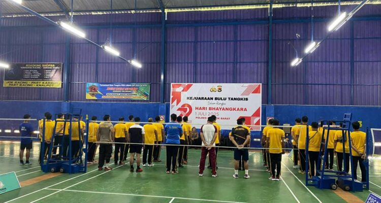 Turnamen Bulutangkis Satker Polres Lombok Barat Meriahkan Hari Bhayangkara ke-79