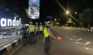 Patroli Malam Satlantas Polres Lombok Barat Jaga Ketertiban Lalu Lintas dan Cegah Balap Liar