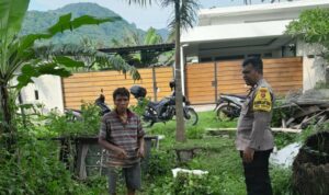 Dukung Ketahanan Pangan, Bhabinkamtibmas Ajak Warga Krandangan Bertani dan Beternak