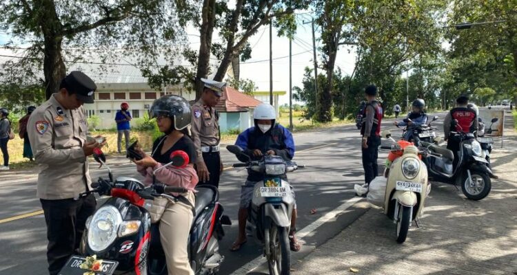 Kamseltibcar Lantas Diperkuat, Polres Lombok Barat Gelar Operasi di Kecamatan Gerung