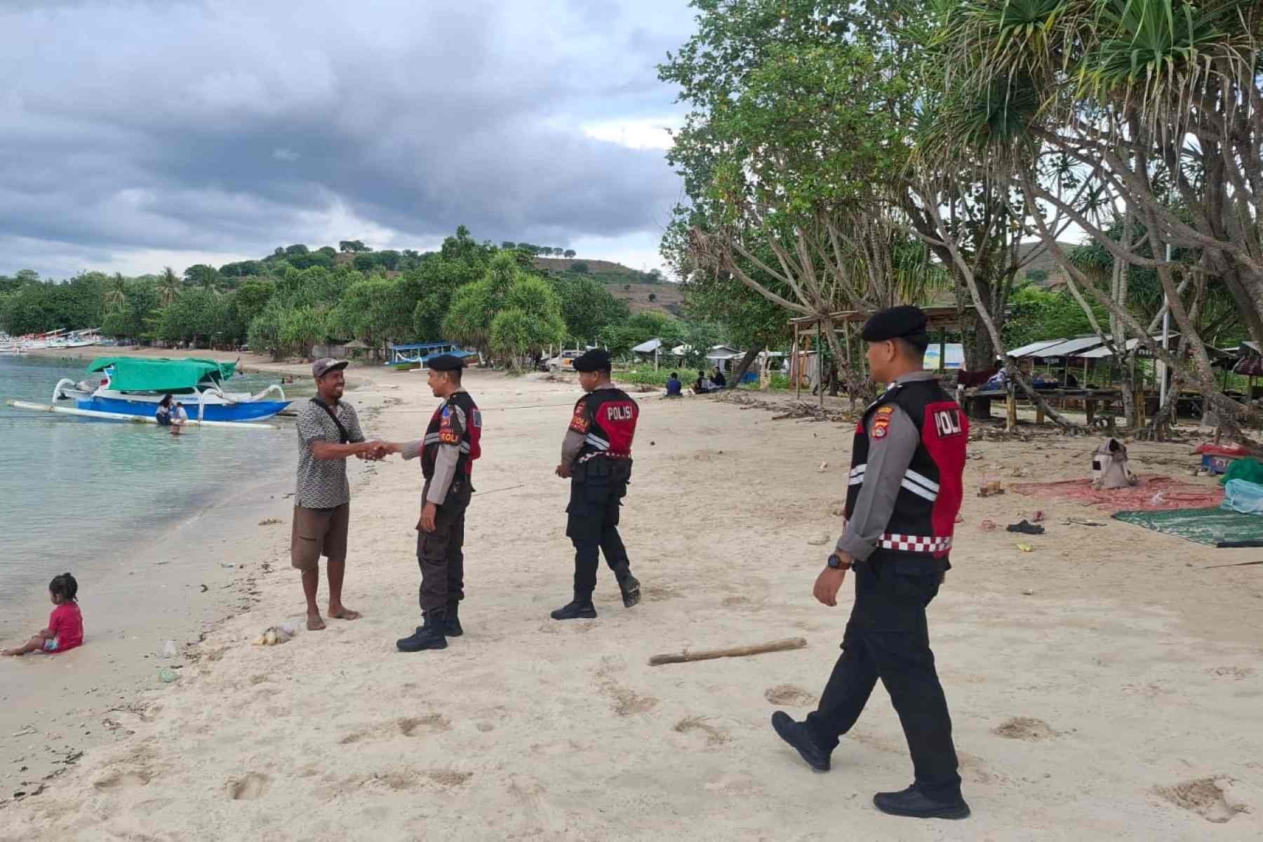 Perlindungan Optimal Polri: Patroli Preventif di Pantai Elak-Elak