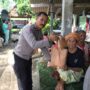 Sat Binmas Polres Lobar Bagikan Paket Nutrisi di Lembar
